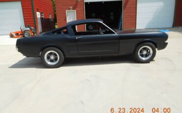 Mustang-fastback-1965-white-3