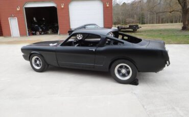 Mustang-fastback-1965-white-9