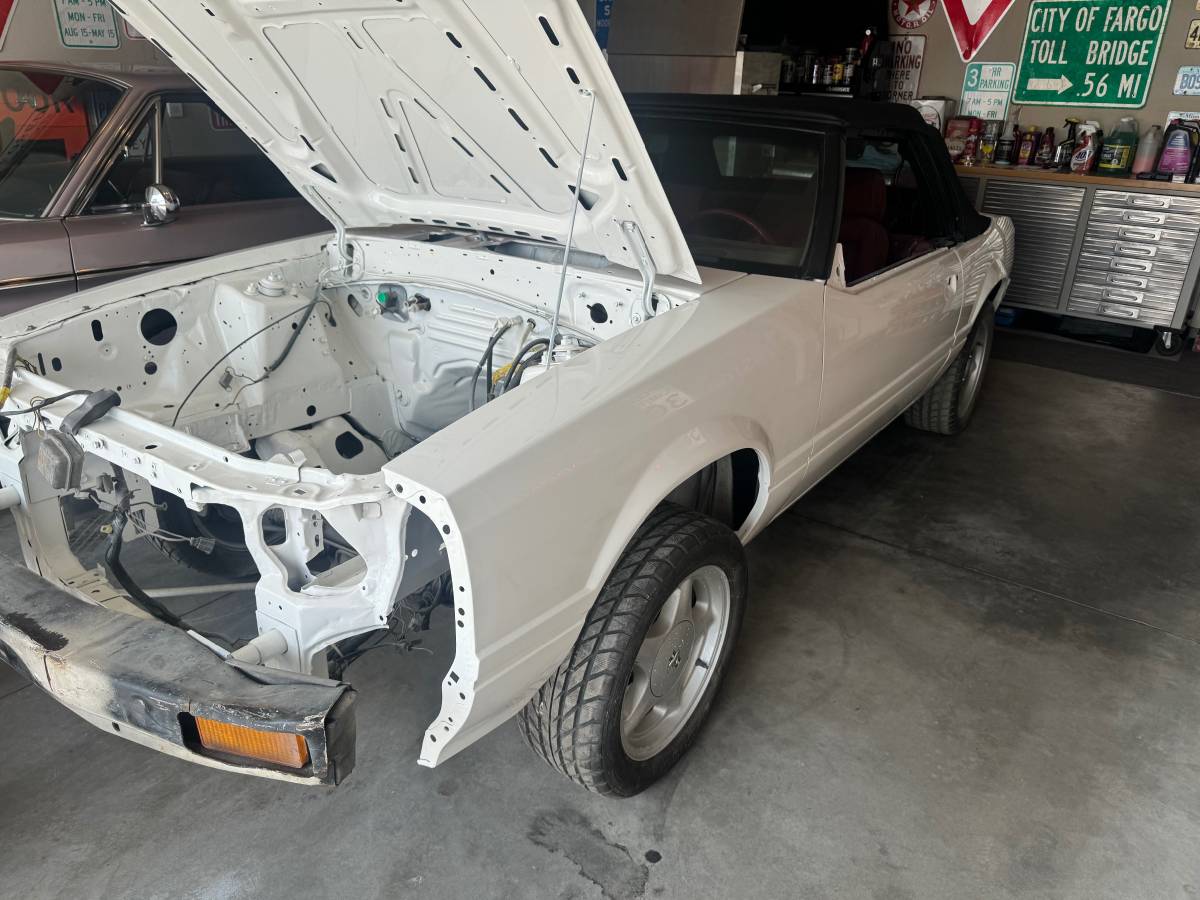 Mustang-glx4-speed-convertible-1983-white-3