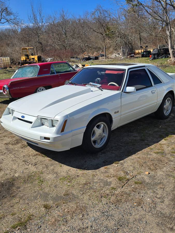 Mustang-gt-1983-white