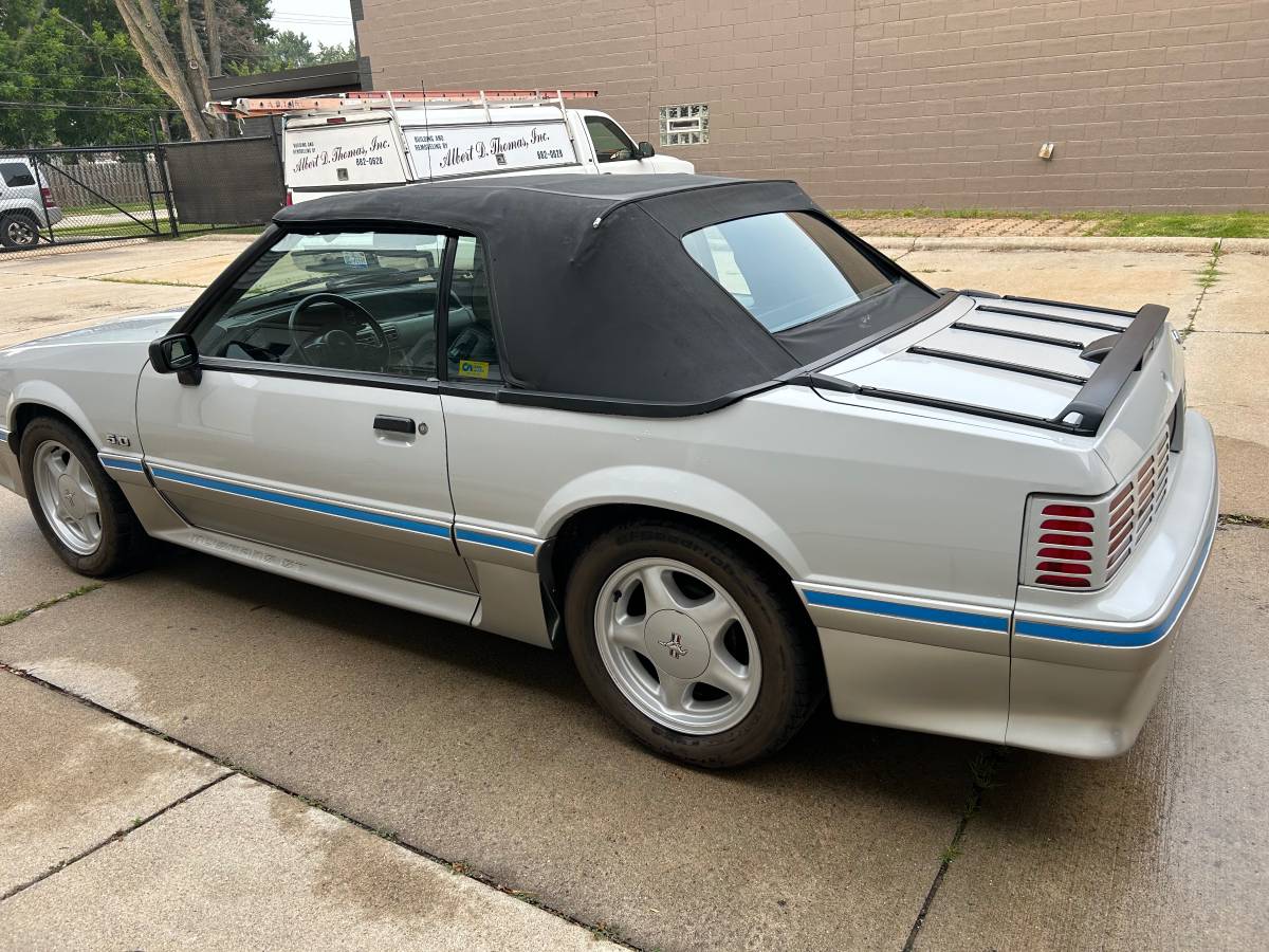 Mustang-gt-1988-white-1