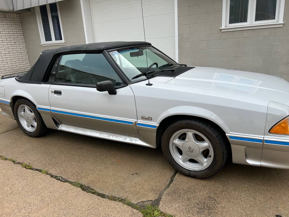 Mustang-gt-1988-white-2