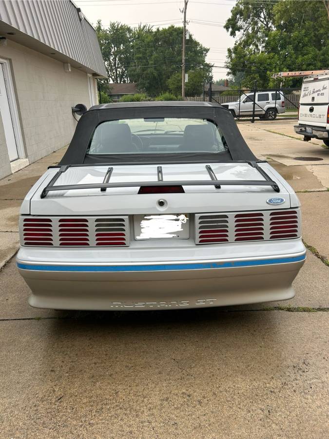 Mustang-gt-1988-white-4