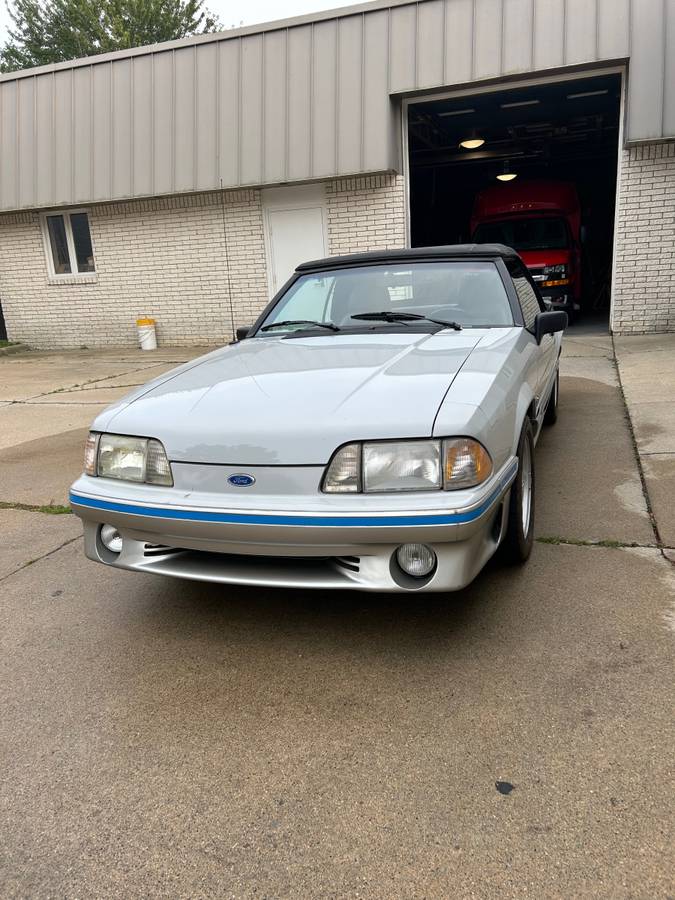 Mustang-gt-1988-white