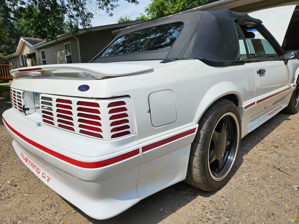 Mustang-gt-1993-white-1