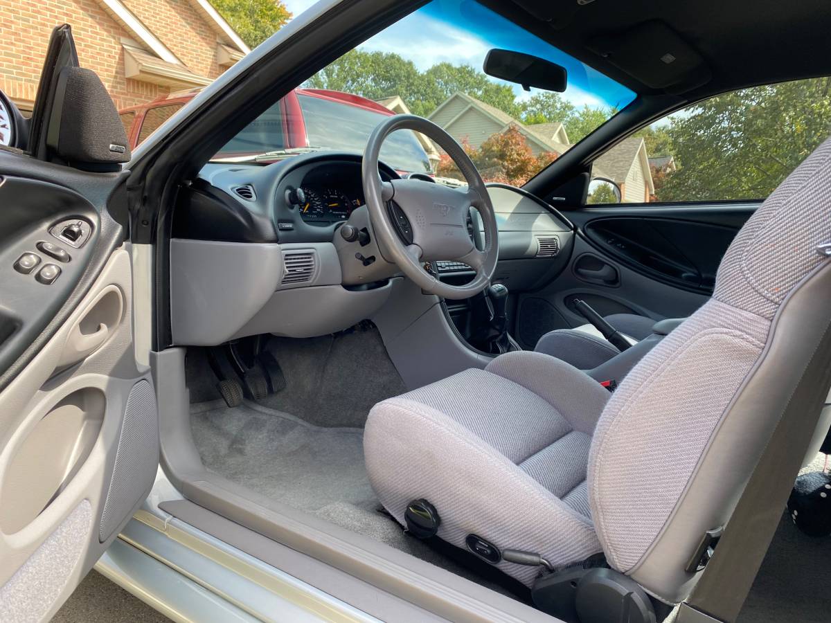 Mustang-gt-5.0-1995-grey-3