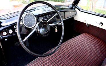 Nash-Metropolitan-1957-Coupe-20