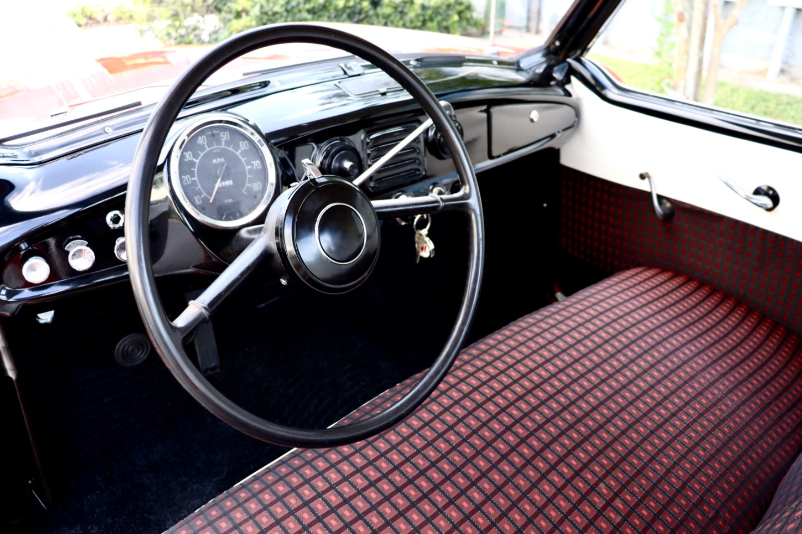 Nash-Metropolitan-1957-Coupe-20