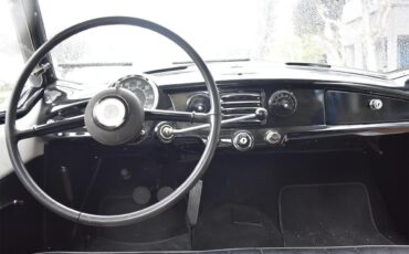 Nash-Metropolitan-1957-Two-Toned-Blk-amp-Wht-Two-Toned-Blk-amp-Wht-17