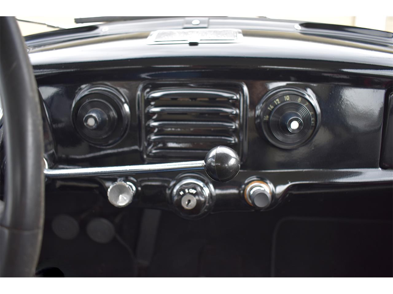 Nash-Metropolitan-1957-Two-Toned-Blk-amp-Wht-Two-Toned-Blk-amp-Wht-19