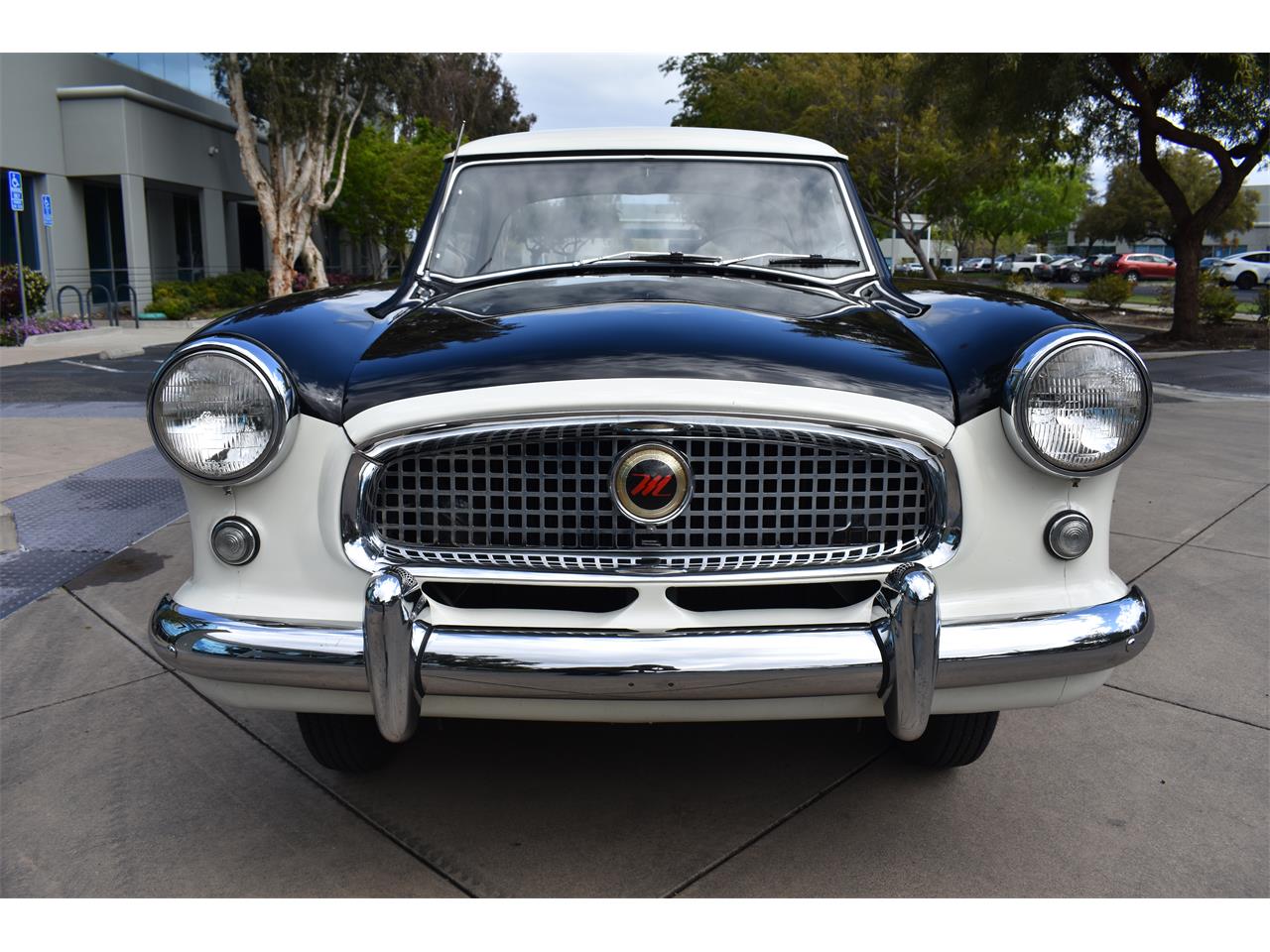 Nash-Metropolitan-1957-Two-Toned-Blk-amp-Wht-Two-Toned-Blk-amp-Wht-2