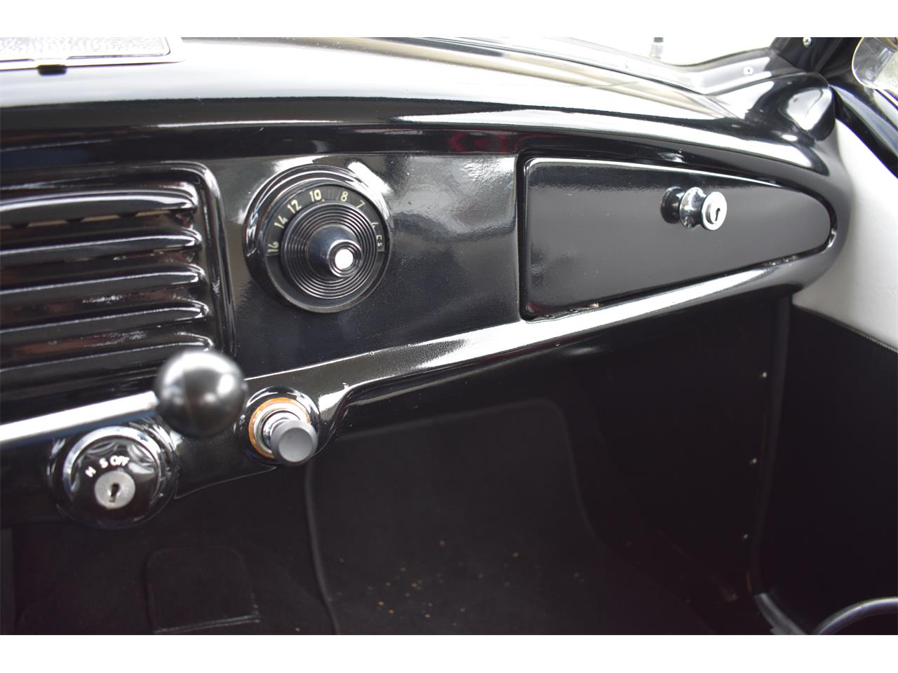 Nash-Metropolitan-1957-Two-Toned-Blk-amp-Wht-Two-Toned-Blk-amp-Wht-20