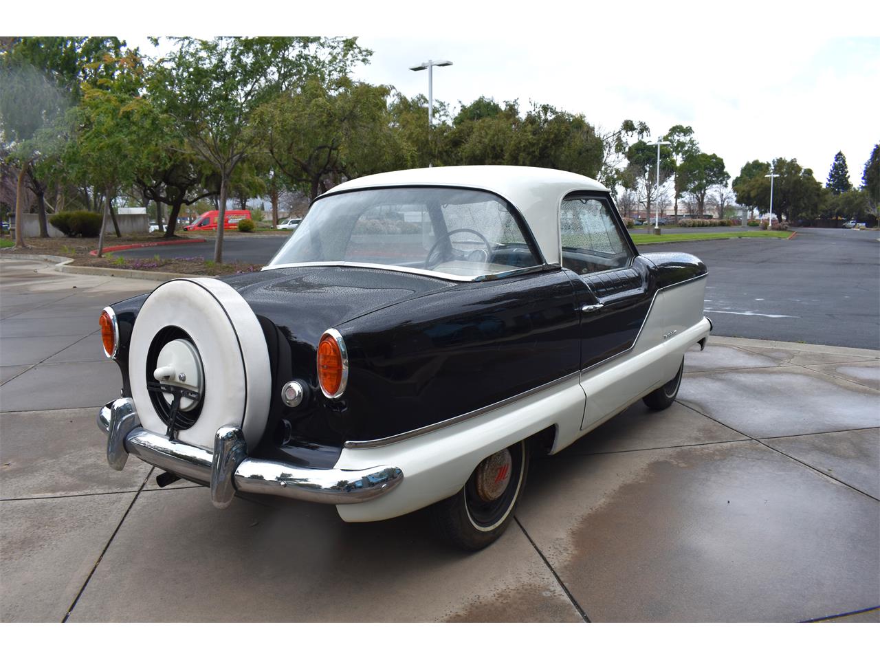 Nash-Metropolitan-1957-Two-Toned-Blk-amp-Wht-Two-Toned-Blk-amp-Wht-5