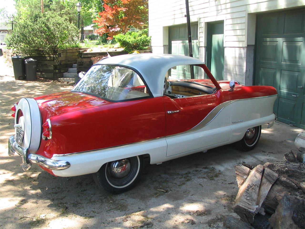 Nash-Metropolitan-1958-redWhite-BlackWhite-13