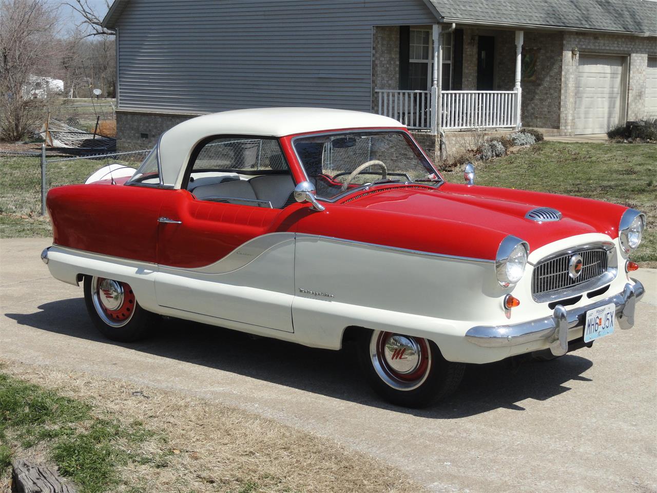 Nash-Metropolitan-1958-redWhite-BlackWhite-15
