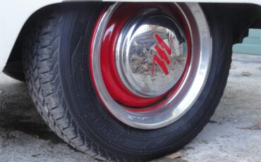 Nash-Metropolitan-1958-redWhite-BlackWhite-16