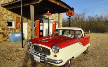 Nash-Metropolitan-1958-redWhite-BlackWhite-2