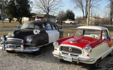 Nash-Metropolitan-1958-redWhite-BlackWhite-22