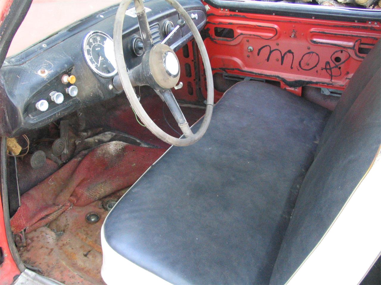 Nash-Metropolitan-1958-redWhite-BlackWhite-28