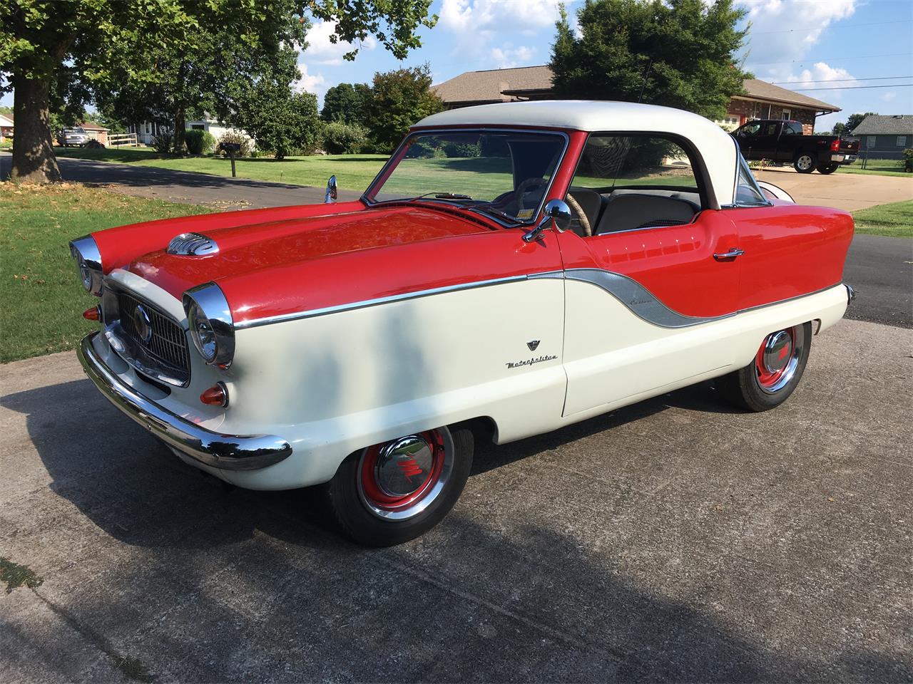 Nash-Metropolitan-1958-redWhite-BlackWhite-3