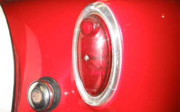 Nash-Metropolitan-1958-redWhite-BlackWhite-36