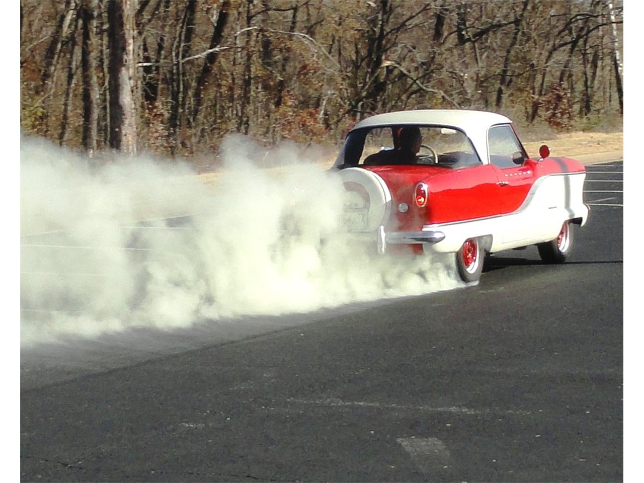 Nash-Metropolitan-1958-redWhite-BlackWhite-42