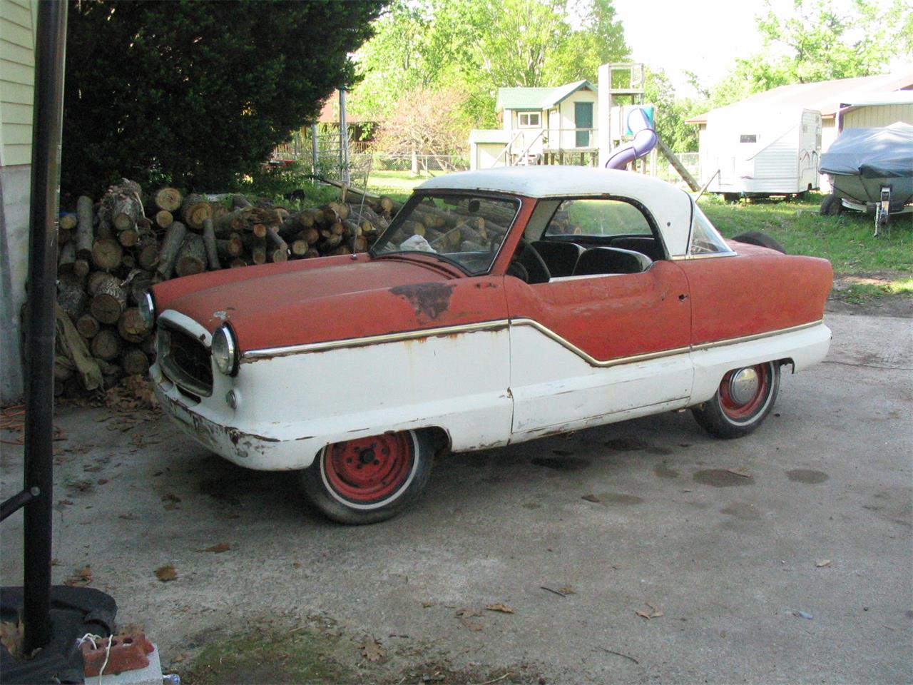 Nash-Metropolitan-1958-redWhite-BlackWhite-44