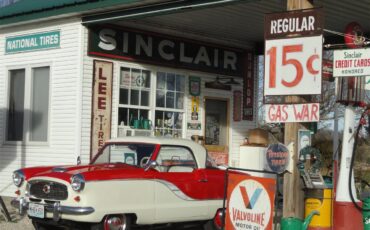 Nash-Metropolitan-1958-redWhite-BlackWhite-50