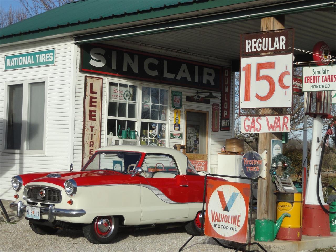 Nash-Metropolitan-1958-redWhite-BlackWhite-50