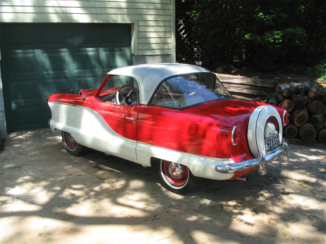 Nash-Metropolitan-1958-redWhite-BlackWhite-8