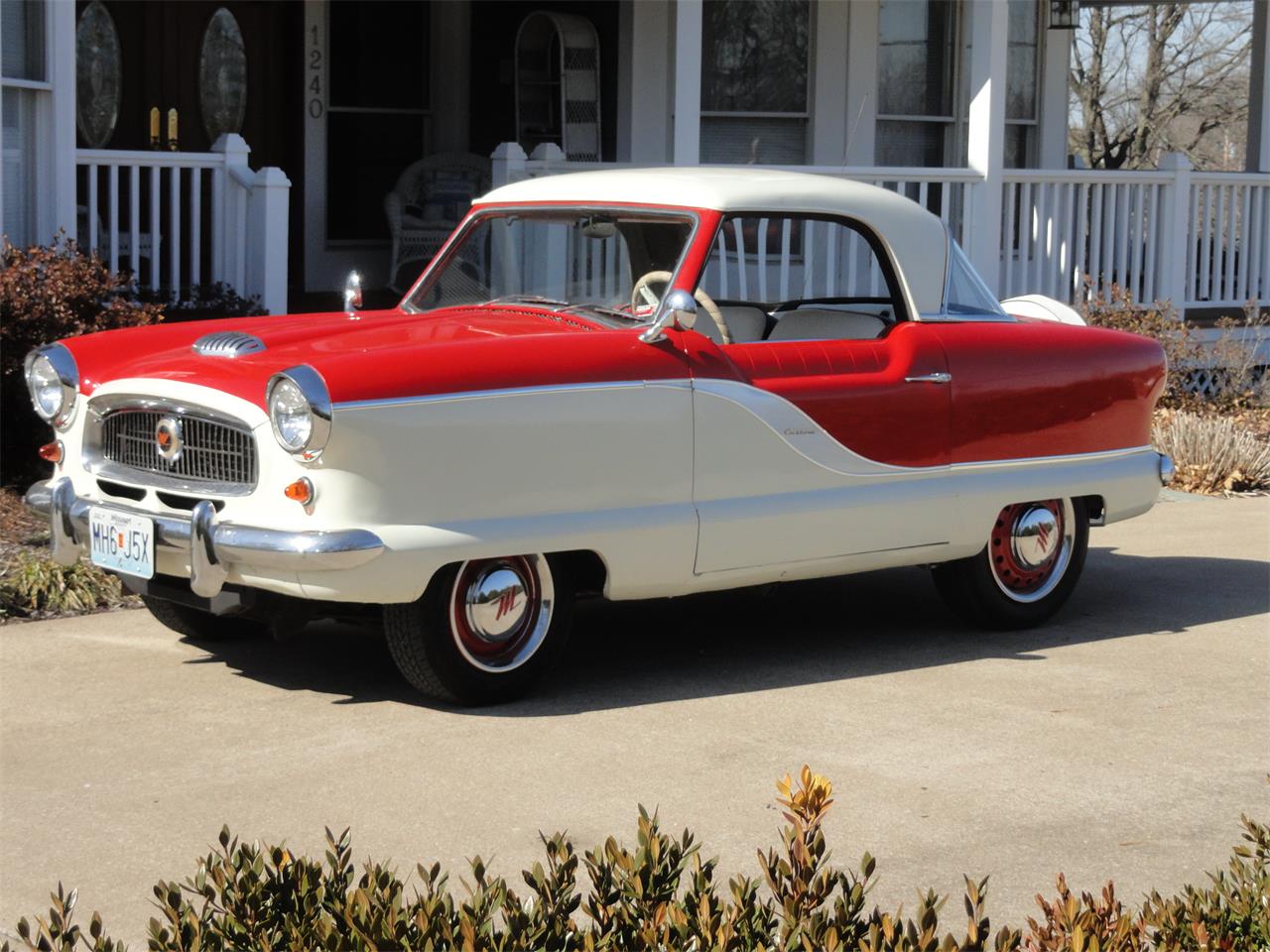 Nash-Metropolitan-1958-redWhite-BlackWhite-9