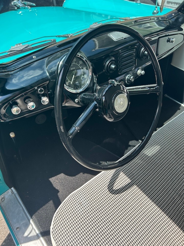 Nash-Metropolitan-1961-Coupe-12