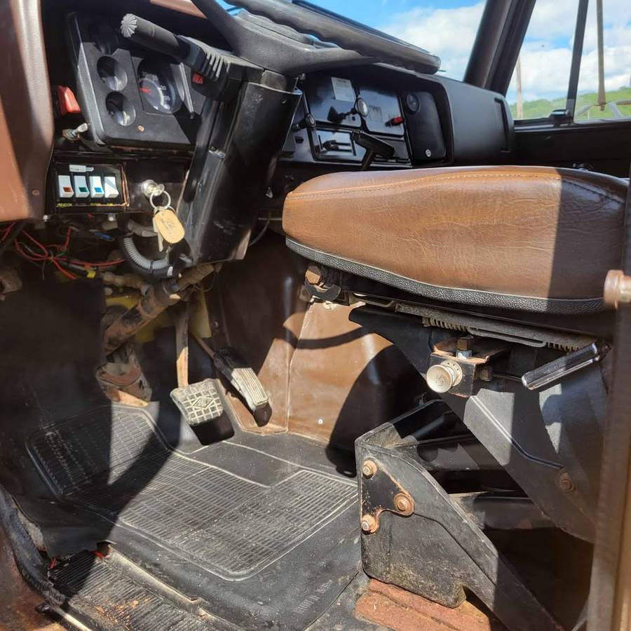 Navistar-1954-cab-68abc-diesel-1989-white-5