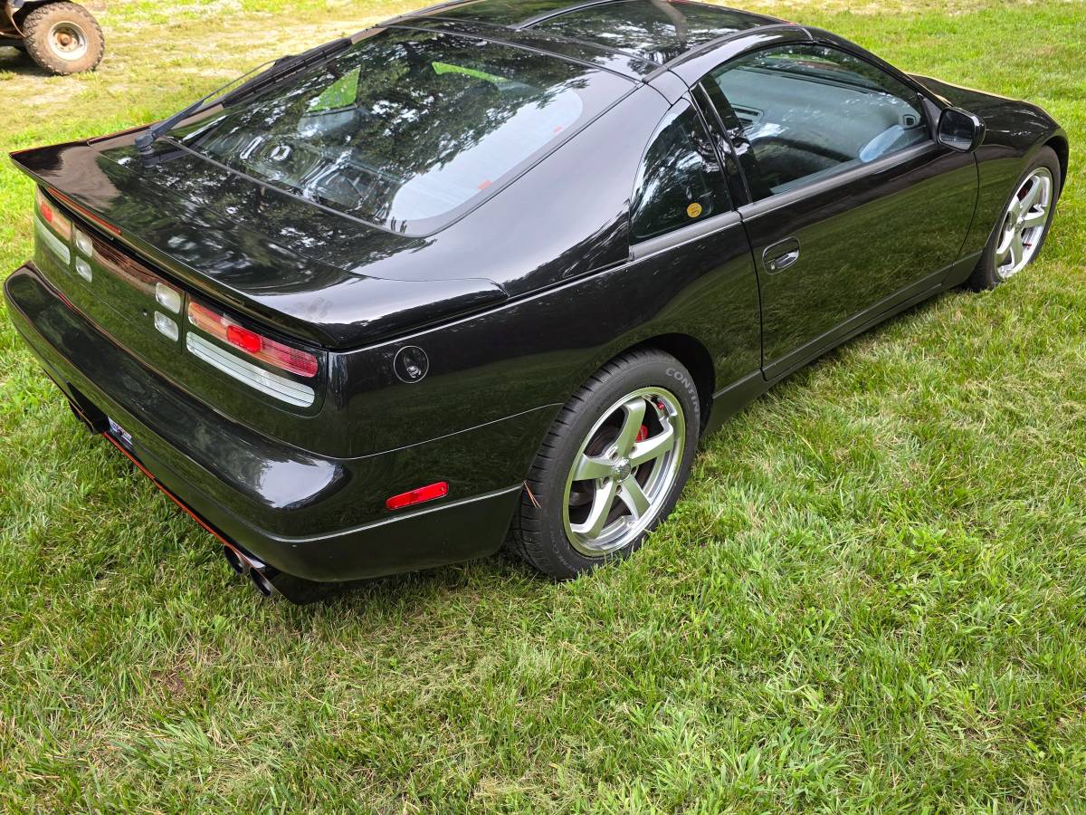 Nissan-1991-black-3