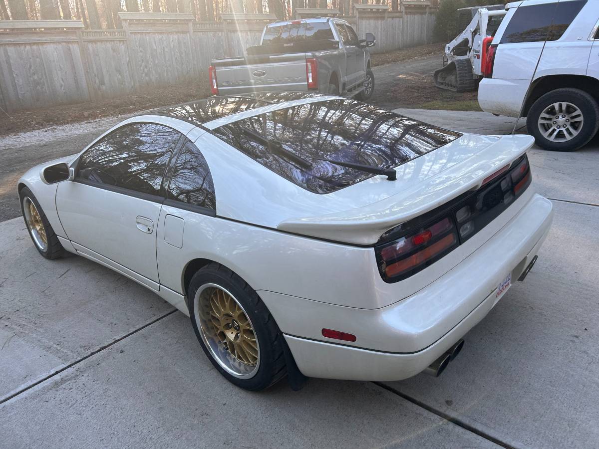 Nissan-1991-white-2