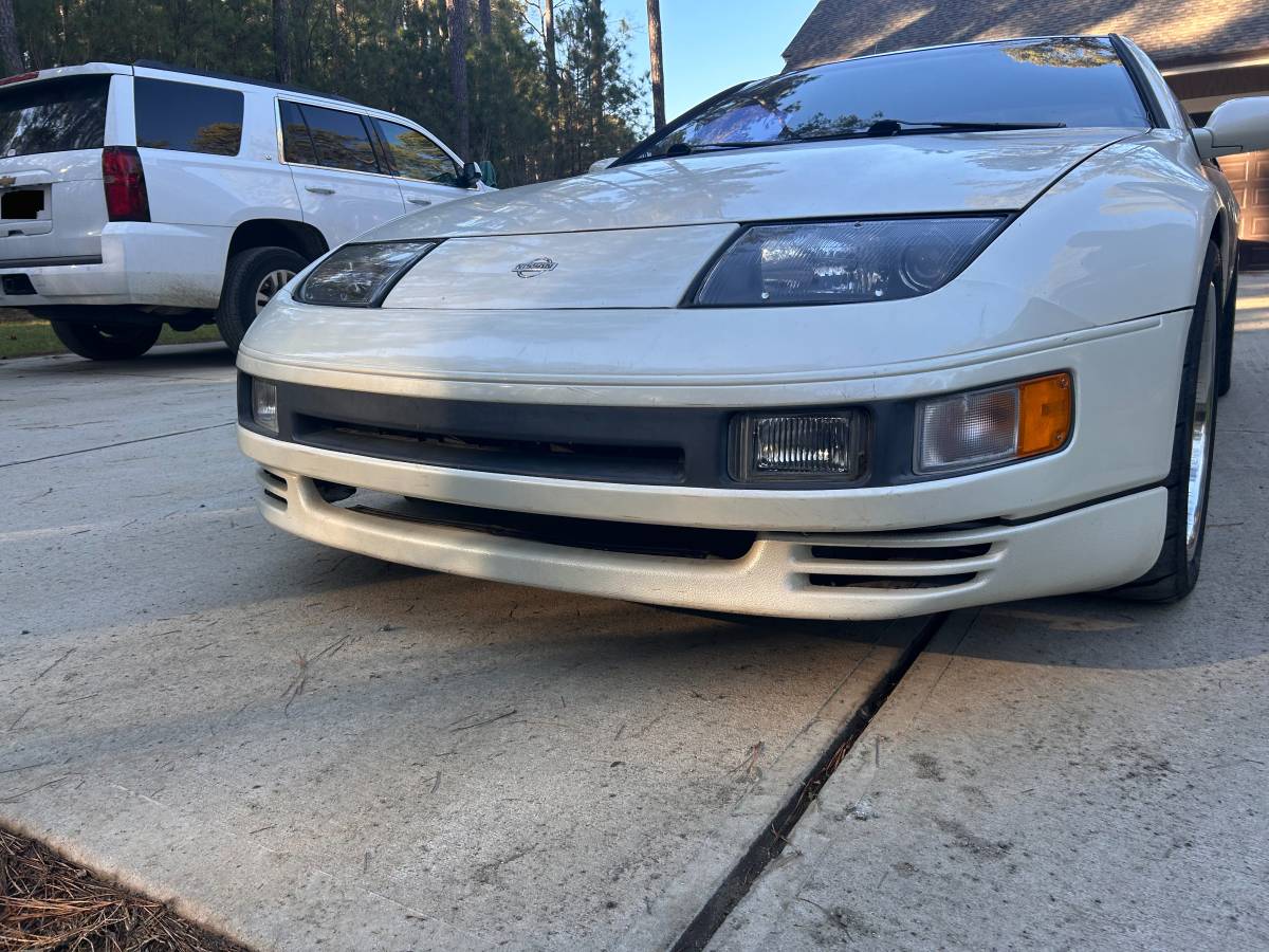 Nissan-1991-white-3