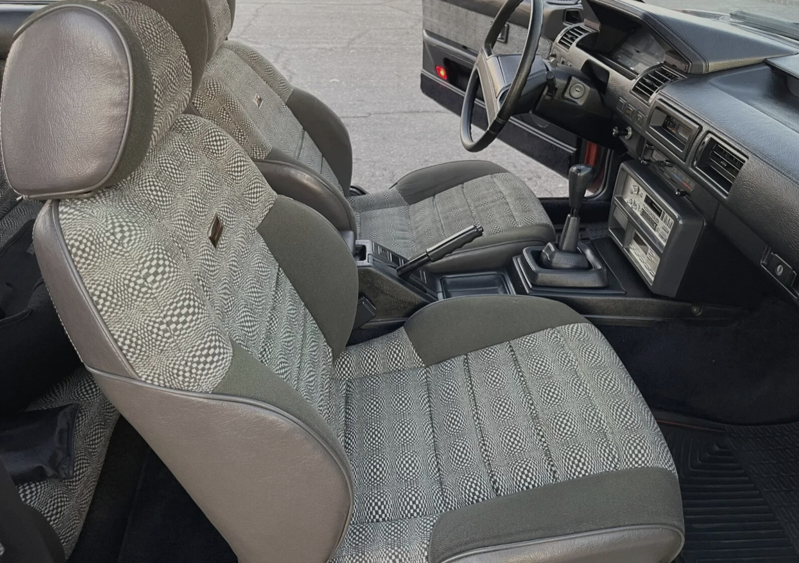 Nissan-200SX-1984-Coupe-19
