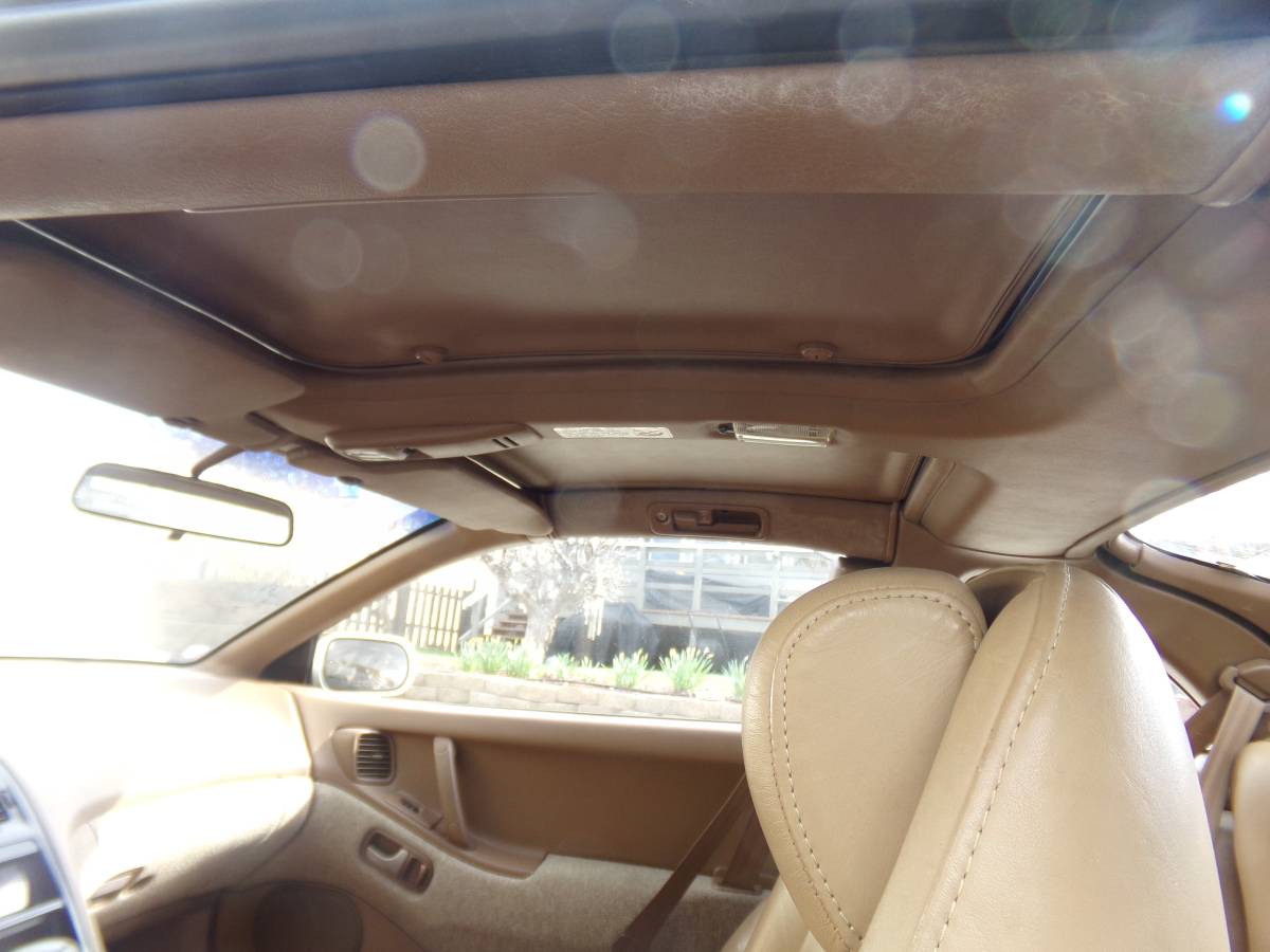 Nissan-22-1991-white-1