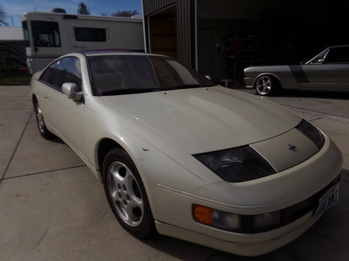 Nissan-22-1991-white-10