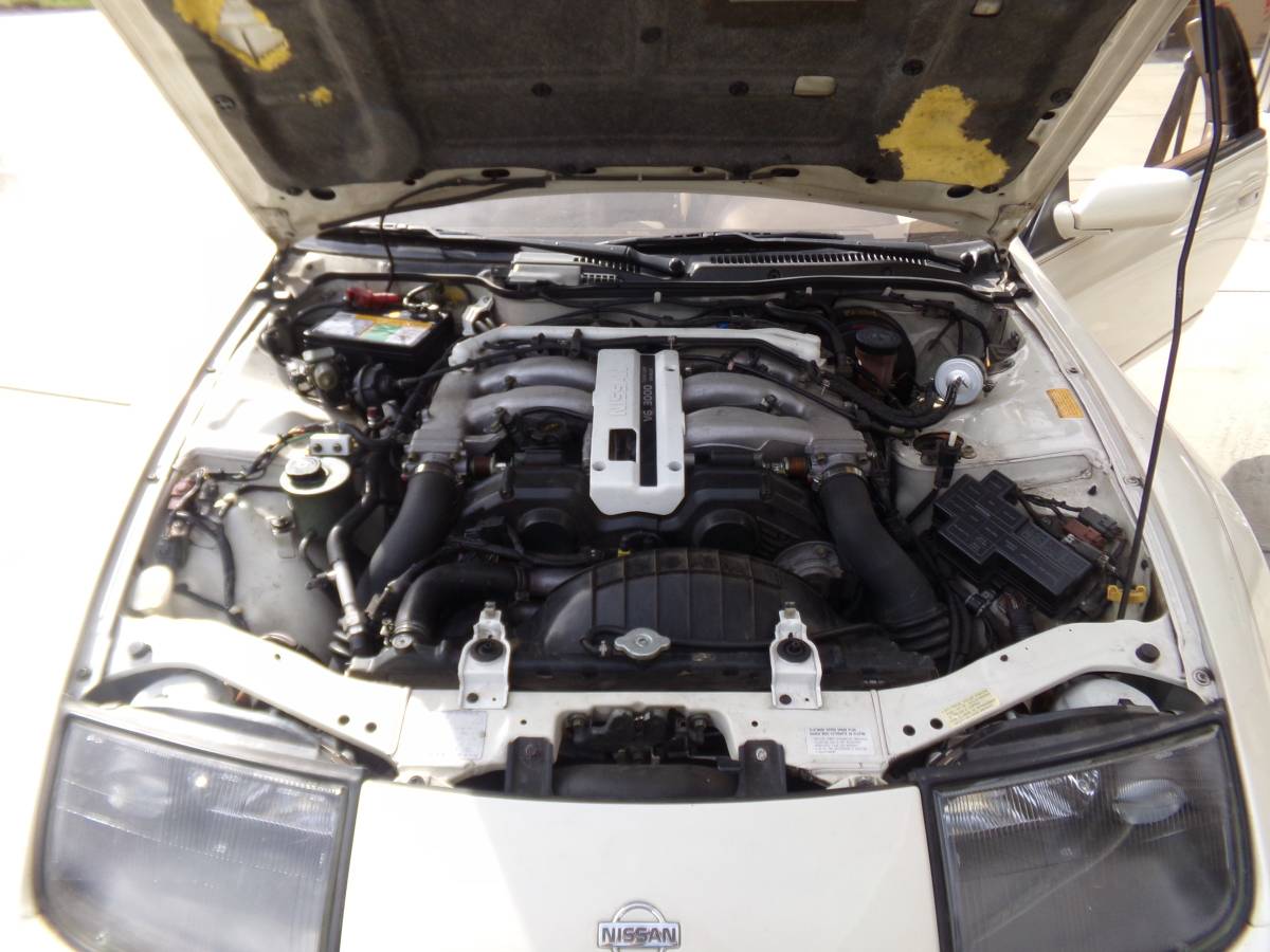 Nissan-22-1991-white-3