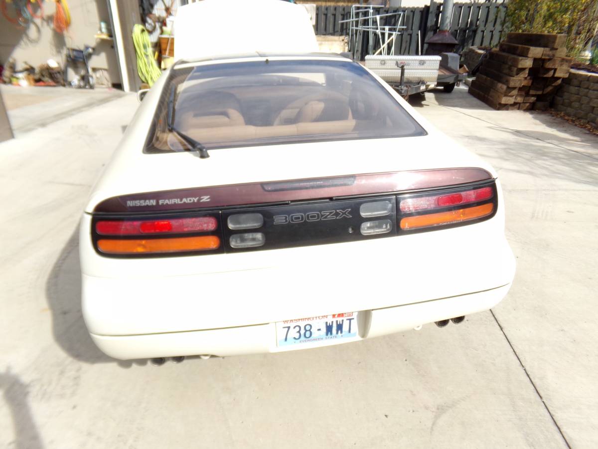 Nissan-22-1991-white-6
