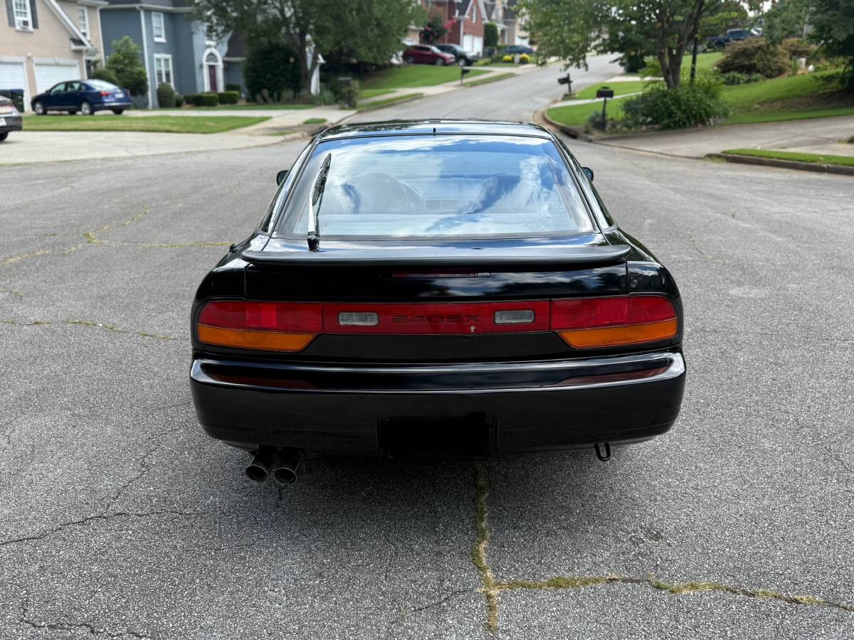 Nissan-240sx-se-1993-black-23
