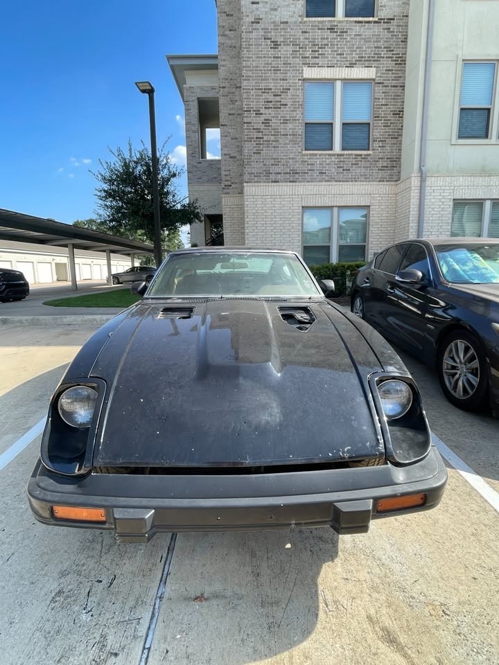 Nissan-280ZX-1982-Coupe-2