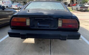 Nissan-280ZX-1982-Coupe-3