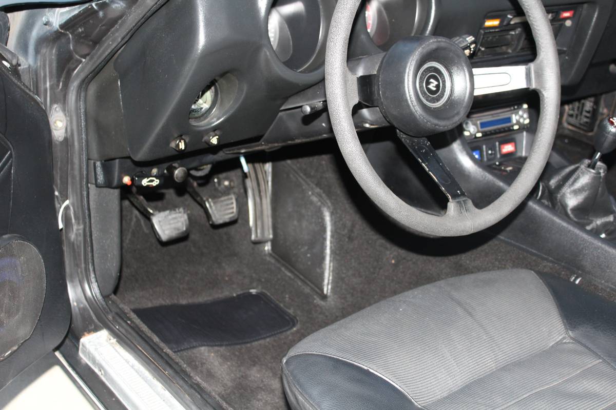 Nissan-280z-1978-black-14