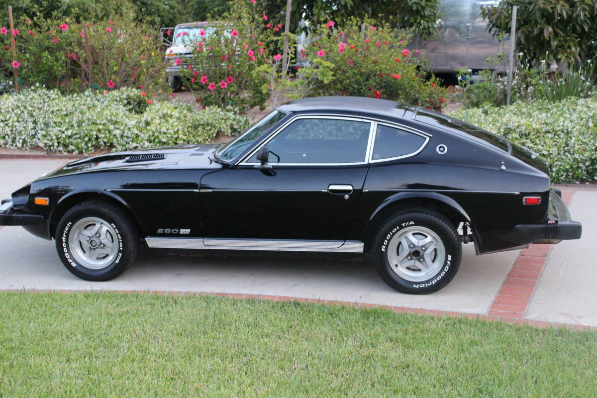 Nissan-280z-1978-black-3