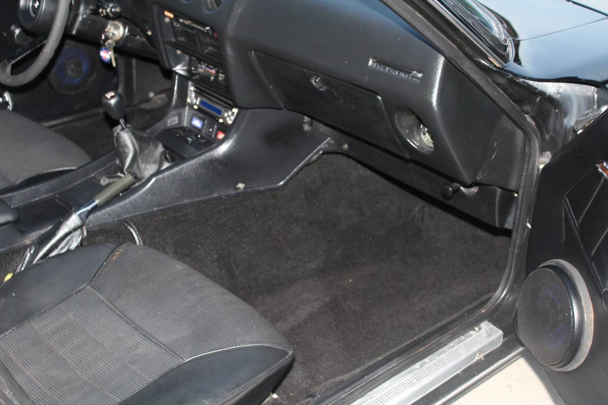 Nissan-280z-1978-black-7