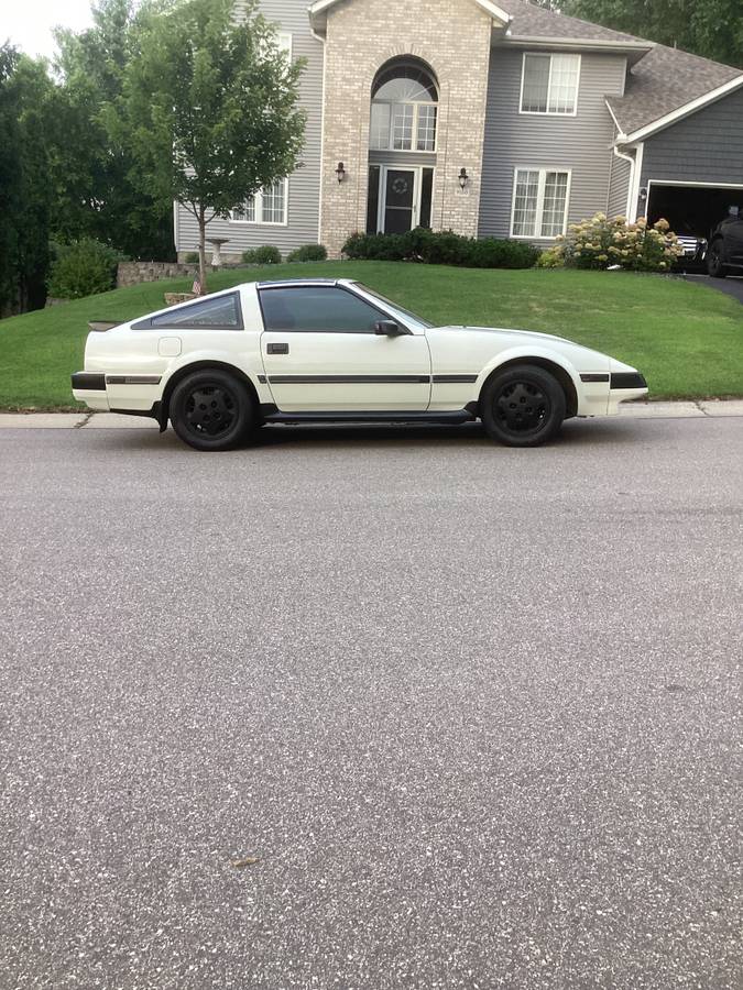 Nissan-300-zx-1985-custom-10