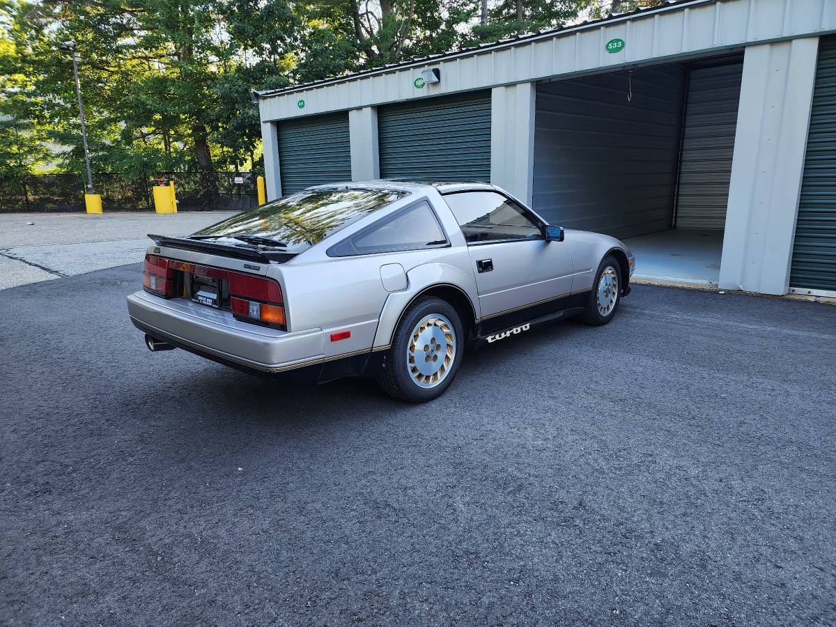 Nissan-300zx-1984-silver-10