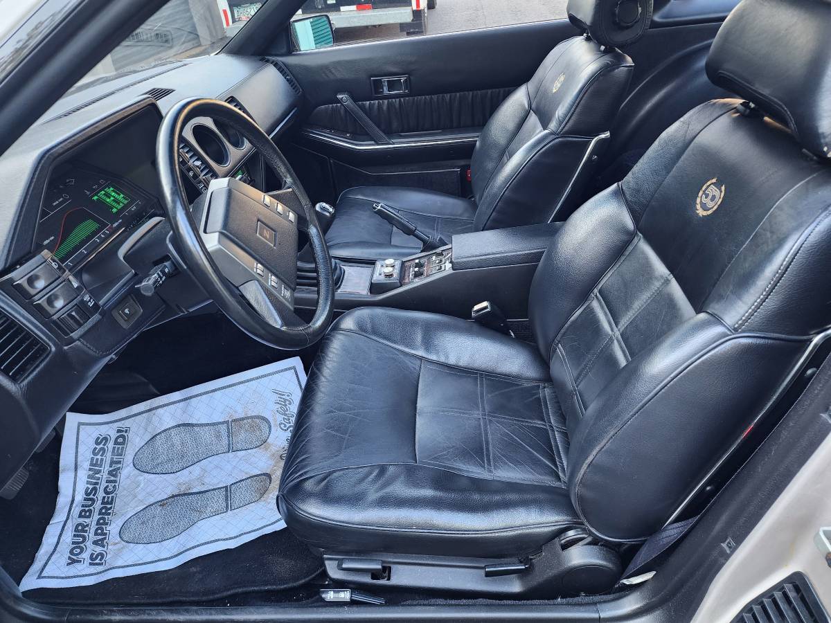 Nissan-300zx-1984-silver-20